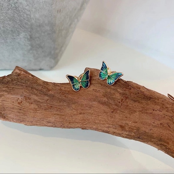 🦋FREE🦋 Buy one earrings get butterfly earrings for free - Picture 3 of 9
